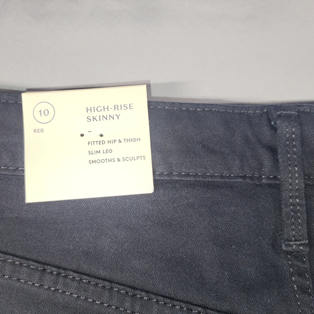 High Rise Skinny Jeans - Black - Picture 2 of 4